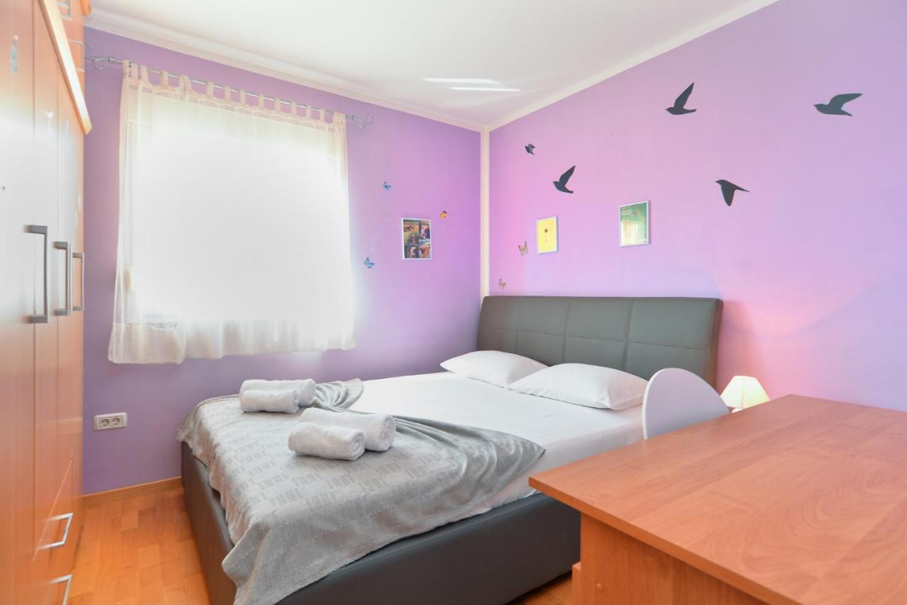 Apartment Patricia 1756 Pula Bagian luar foto