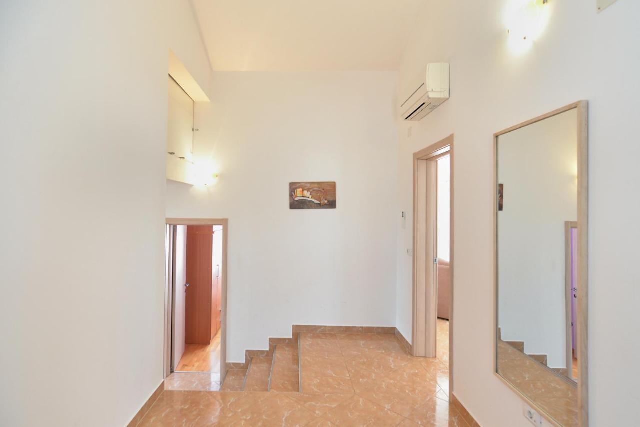 Apartment Patricia 1756 Pula Bagian luar foto